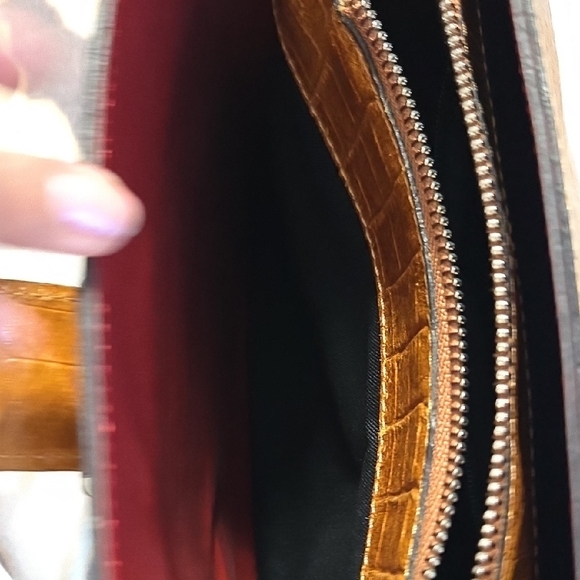 Chiara Ferretti Leather Tan Crocodile-Embossed Handbag - Picture 7 of 12